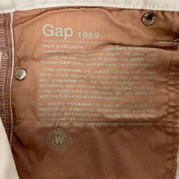 Gap White Frayed Hem Shorts size 30R - Picture 8 of 8